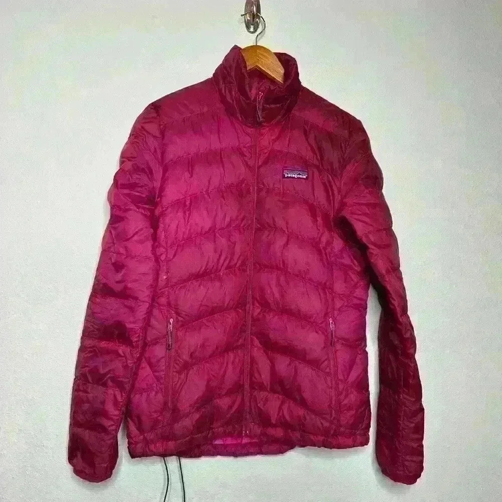 Patagonia puffer jacket women’s size small zip up pink color